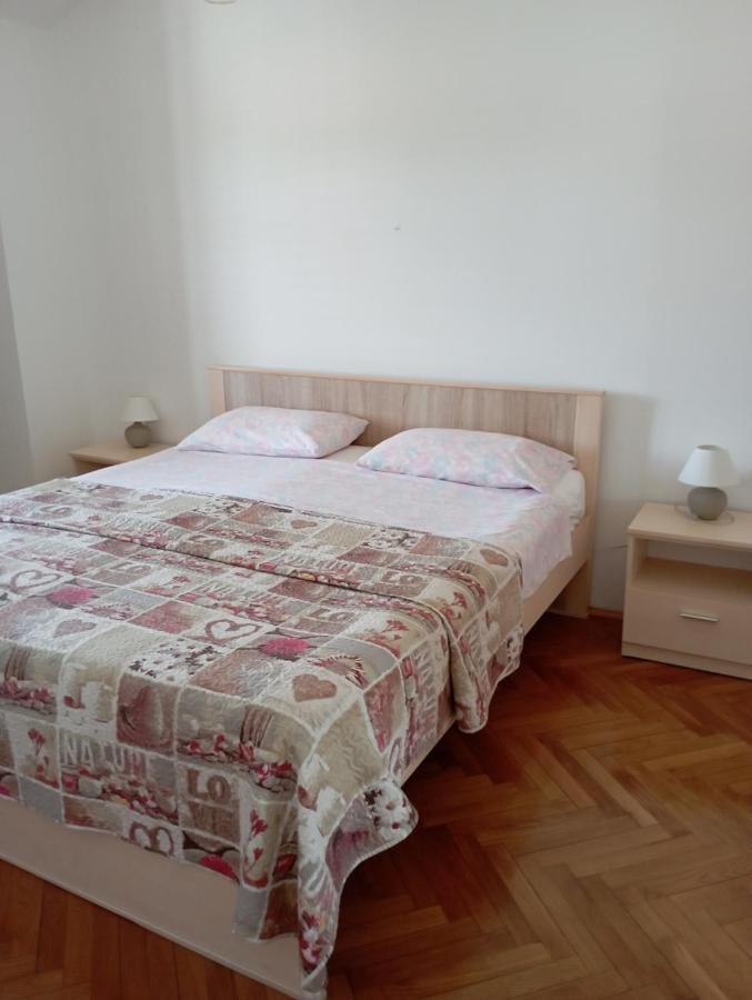 Rooms Ester Крес Екстериор снимка