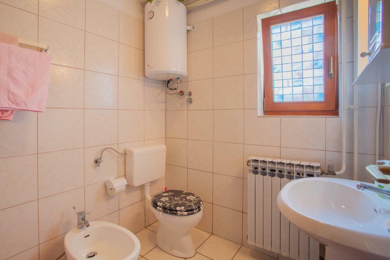 Rooms Ester Крес Екстериор снимка