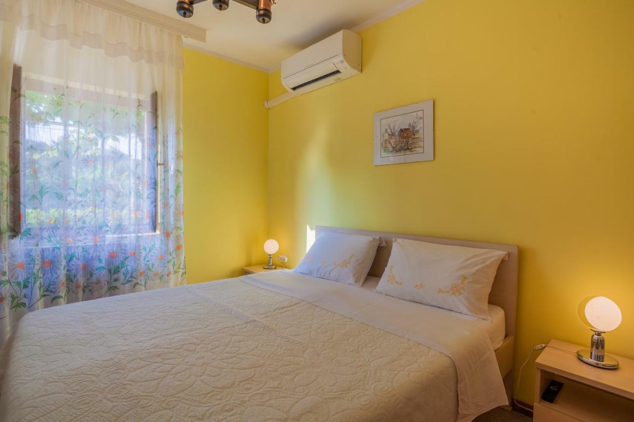 Rooms Ester Крес Екстериор снимка