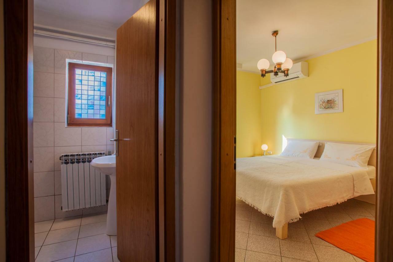 Rooms Ester Крес Екстериор снимка