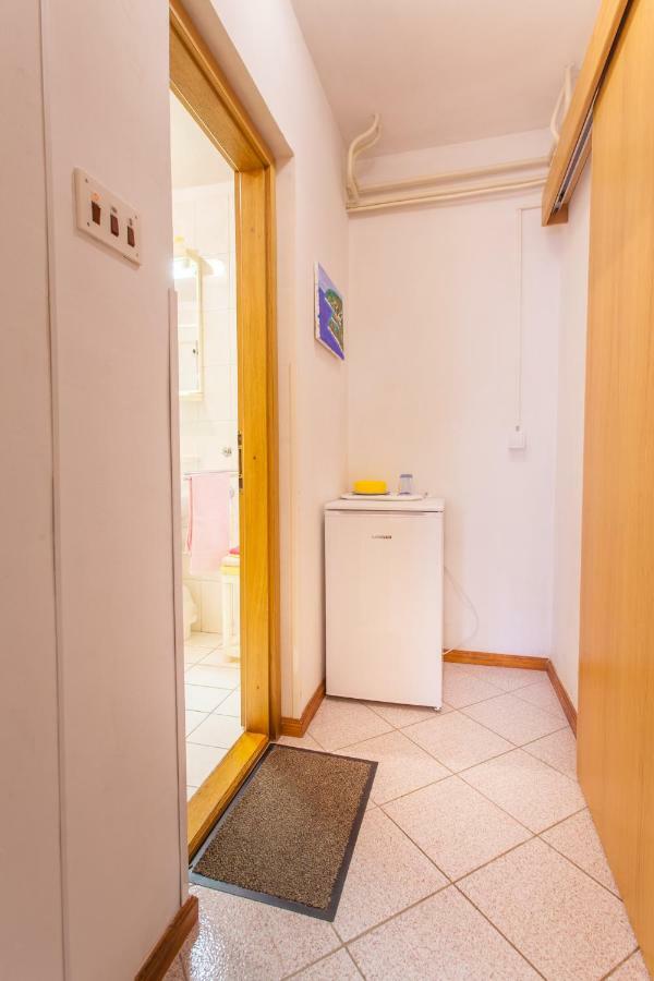 Rooms Ester Крес Екстериор снимка