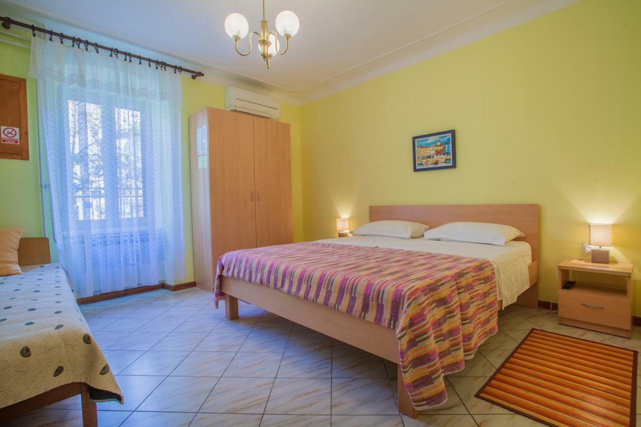 Rooms Ester Крес Екстериор снимка