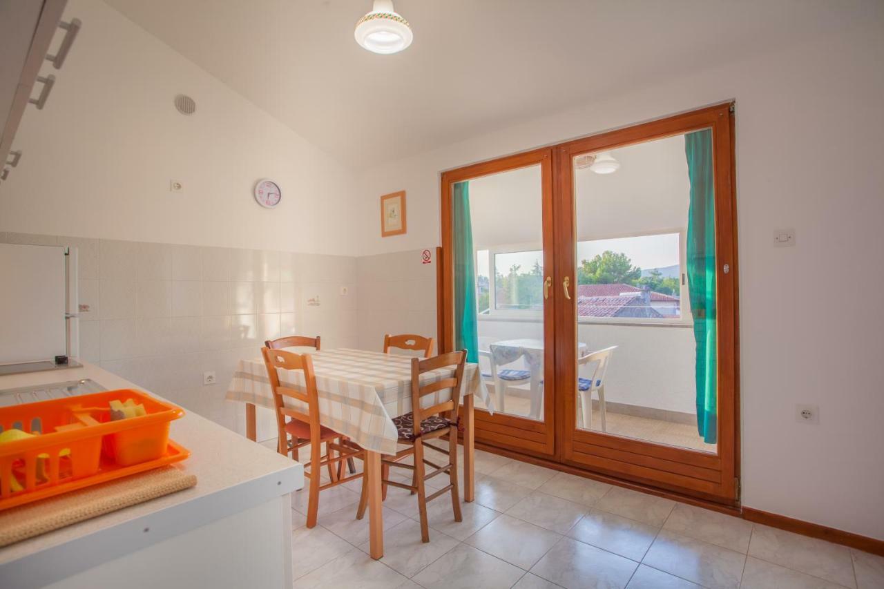 Rooms Ester Крес Екстериор снимка
